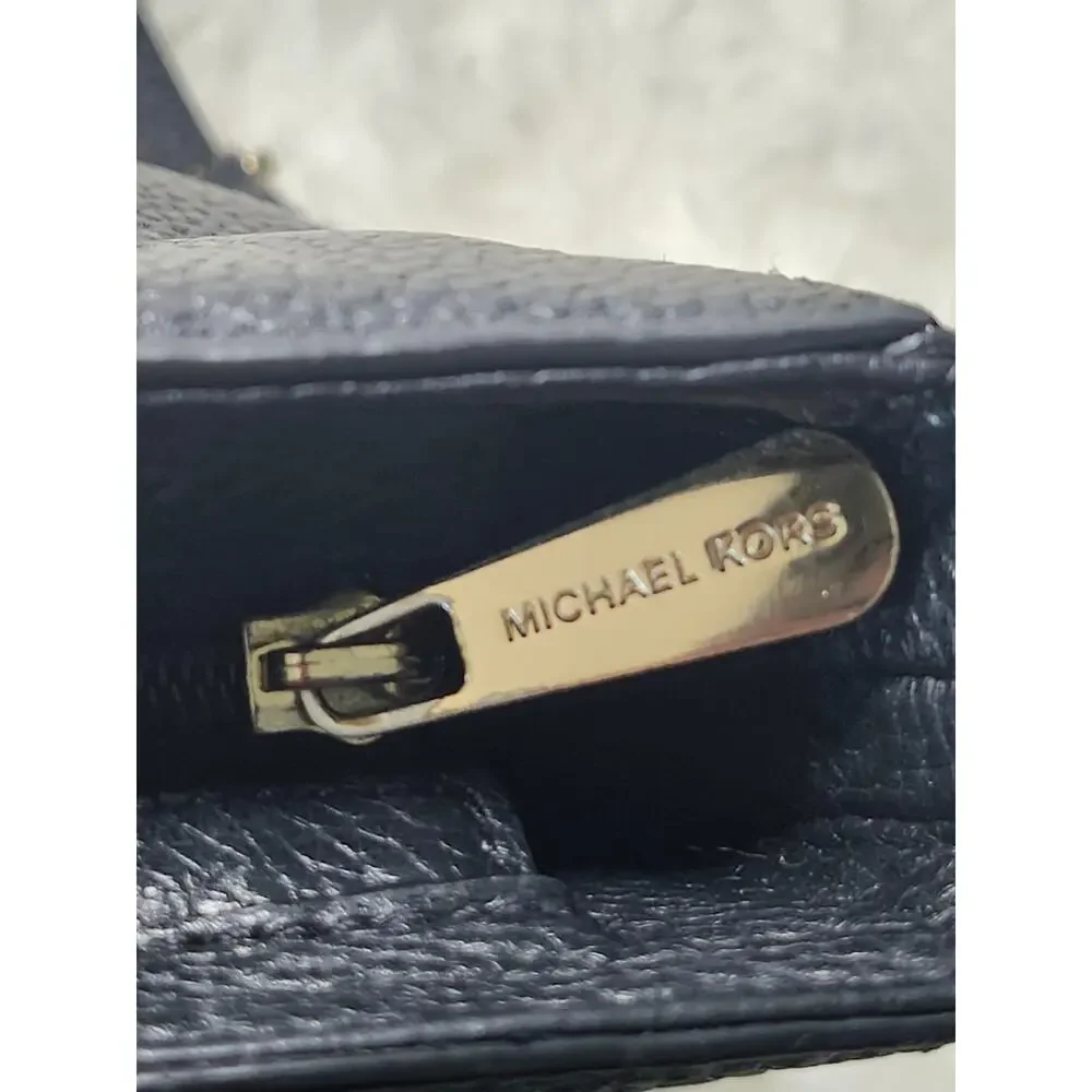 Michael Kors Crossbody Bag Black Leather Gold Minimalist Classic Pebbled